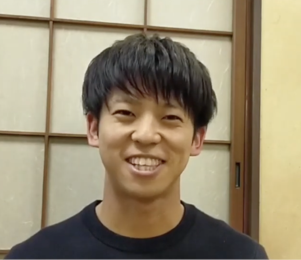 アトピーの良化と共に顔のニキビや便秘が改善された。 浜松市 23歳 Iさん